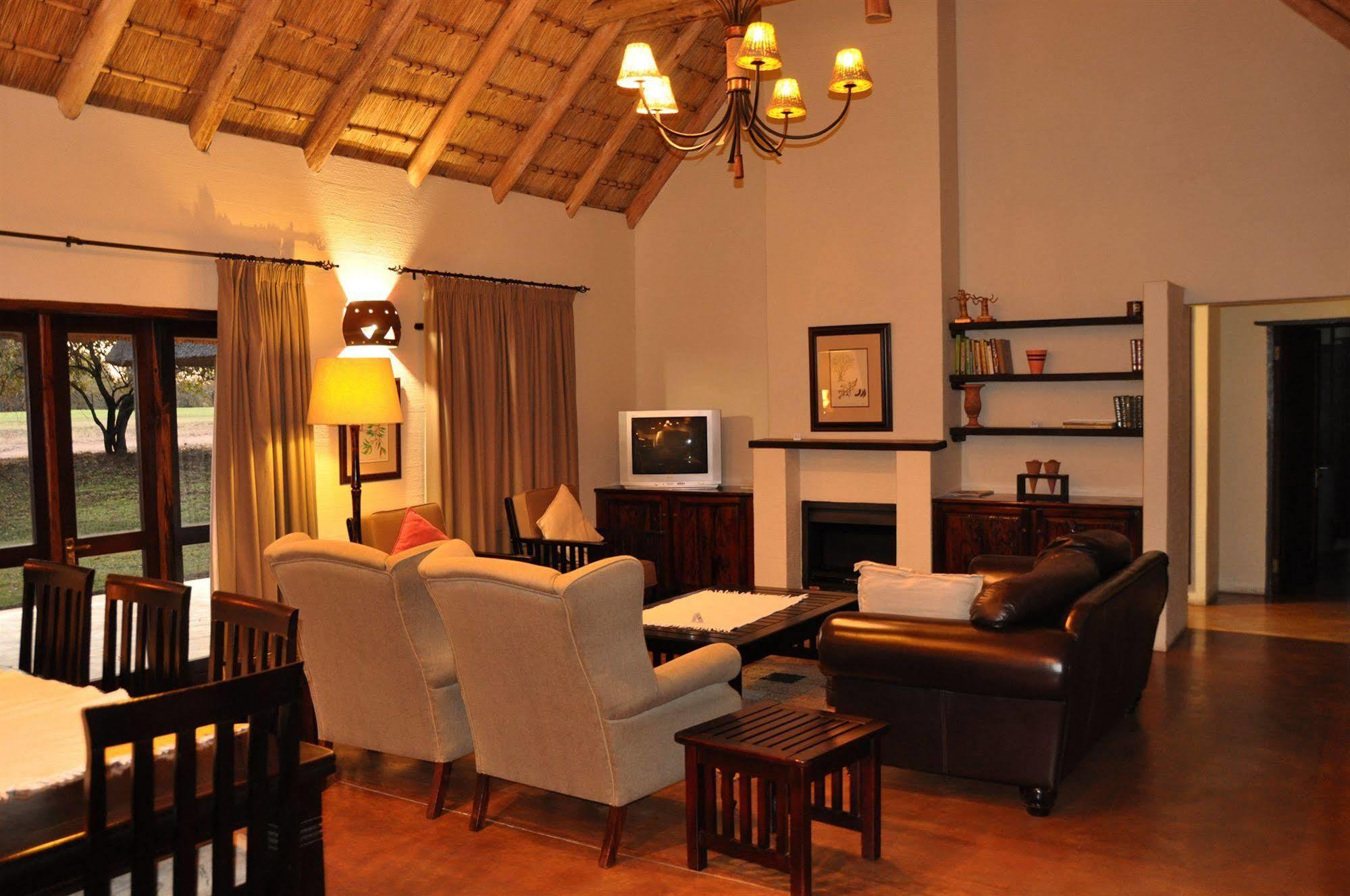 Leriba Golf Lodge Phalaborwa Exteriör bild